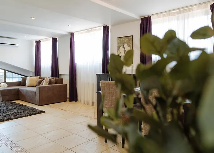 Διαμέρισμα Amazing Views - Charming Penthouse & Aparment