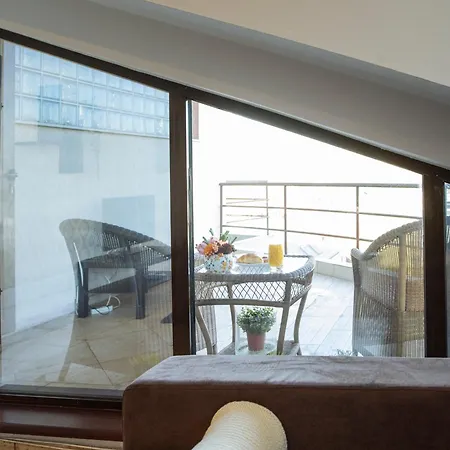 Amazing Views - Charming Penthouse & Aparment Appartement Boekarest