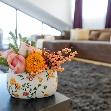 Amazing Views - Charming Penthouse & Aparment Apartment