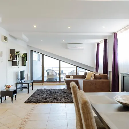 Amazing Views - Charming Penthouse & Aparment *