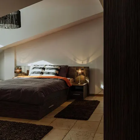 Amazing Views - Charming Penthouse & Aparment Apartment *