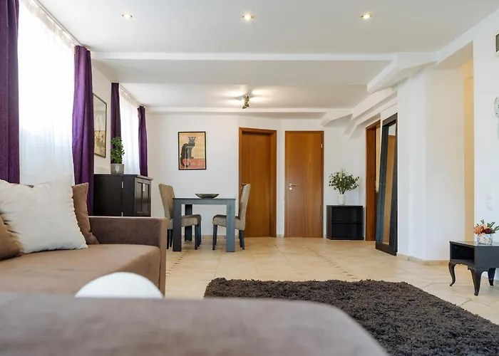 Amazing Views - Charming Penthouse & Aparment