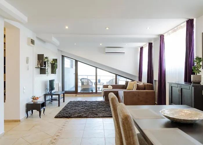 Amazing Views - Charming Penthouse & Aparment *