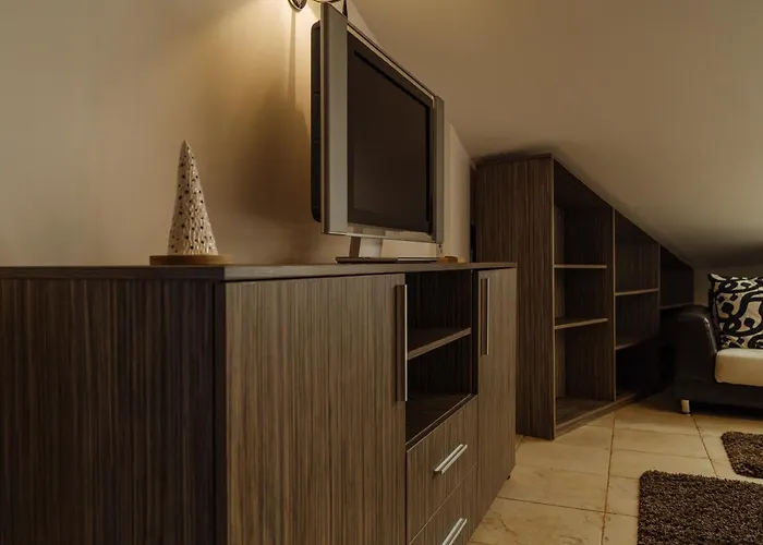 Amazing Views - Charming Penthouse & Aparment