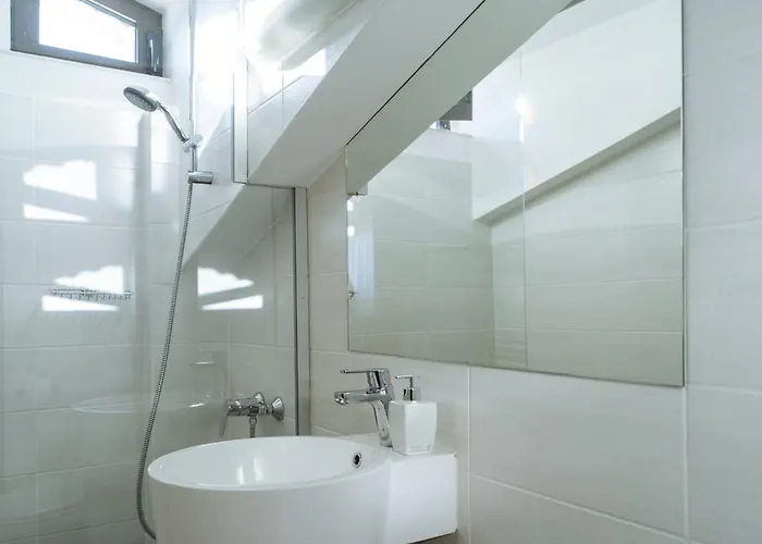 Amazing Views - Charming Penthouse & Aparment