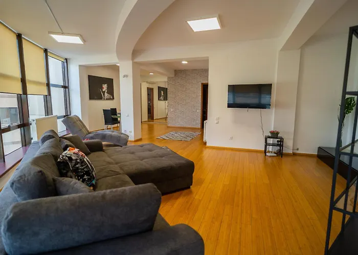 Amazing Views - Charming Penthouse & Aparment