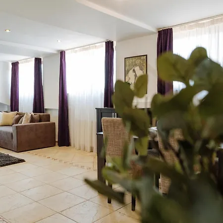 Διαμέρισμα Amazing Views - Charming Penthouse & Aparment