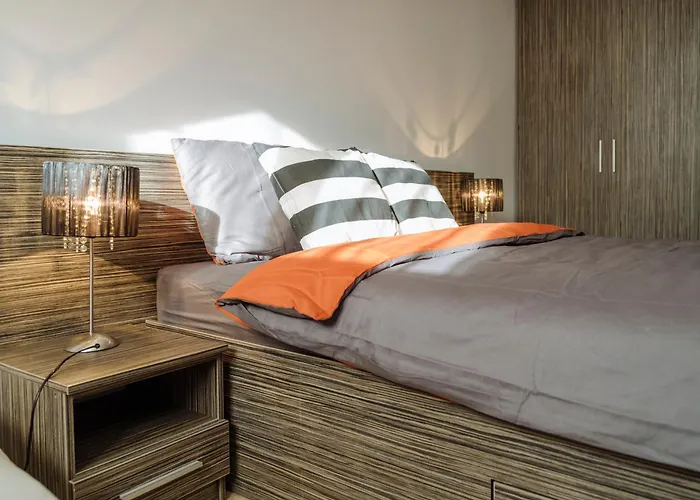Amazing Views - Charming Penthouse & Aparment דירה בוקרשט