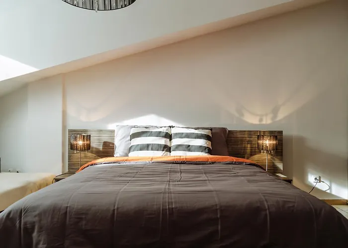 Amazing Views - Charming Penthouse & Aparment דירה בוקרשט