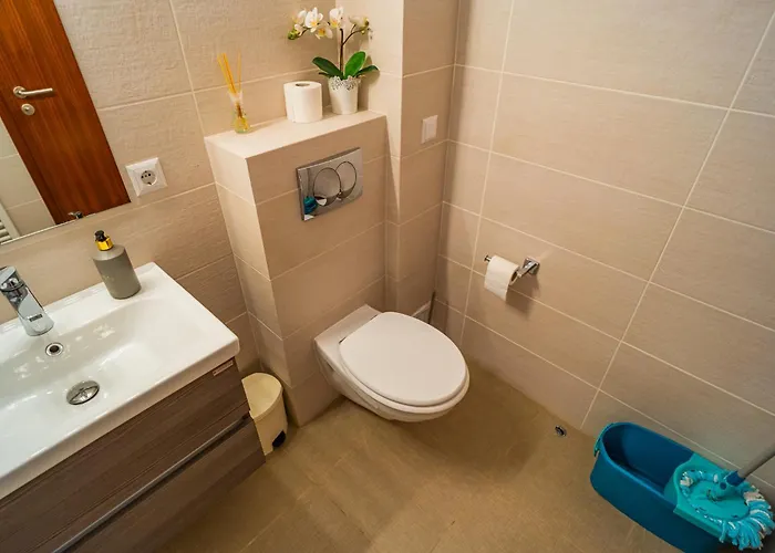 דירה Amazing Views - Charming Penthouse & Aparment בוקרשט